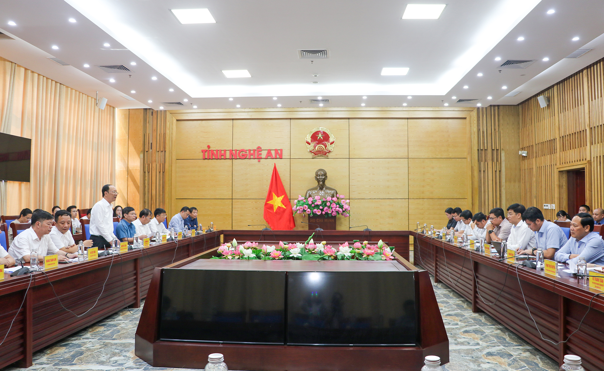 Anh-tin-bai